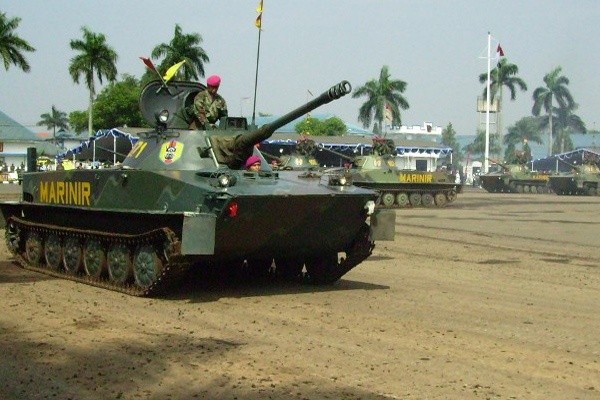 Viet Nam chon Nga hay Israel nang cap tang PT-76B?-Hinh-4